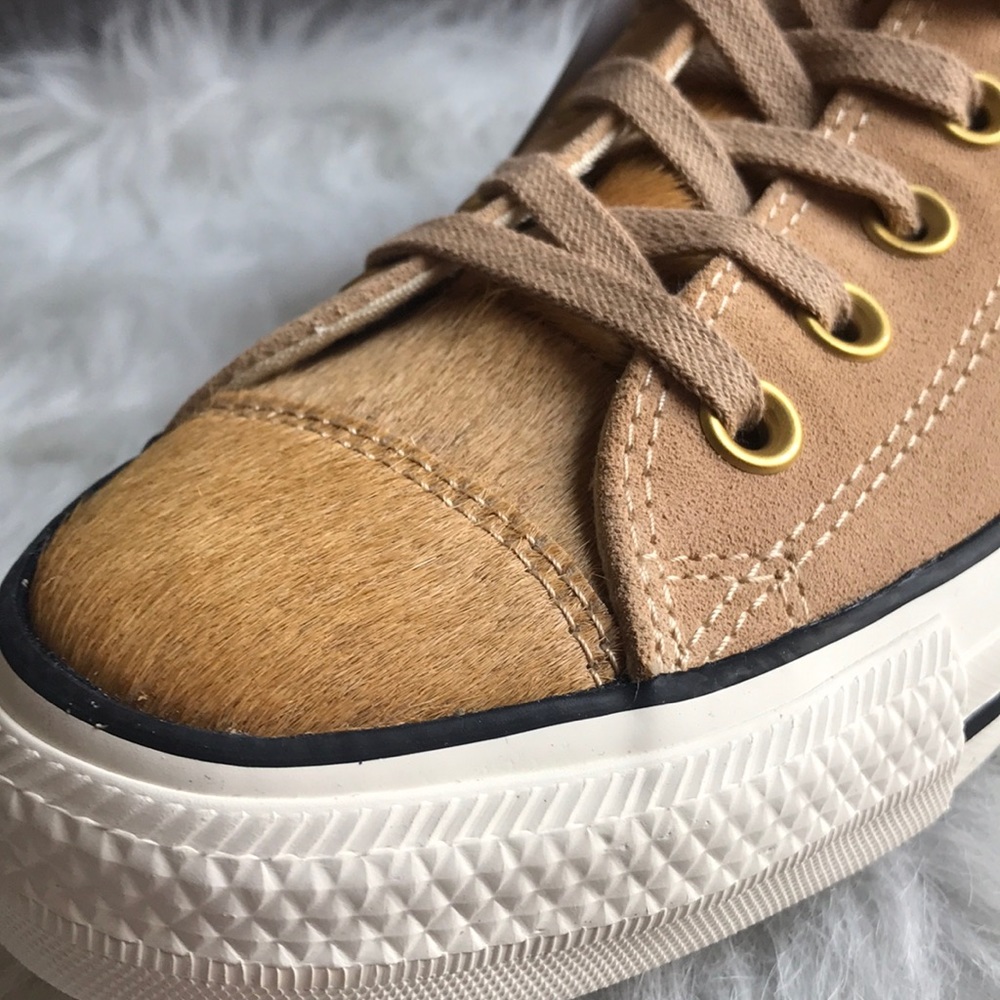 Converse women’s shoes size 8 low tops - Picture 4 of 6